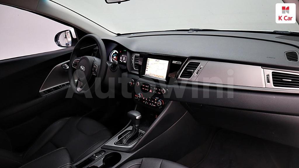 2018 KIA NIRO LUXURY - 5