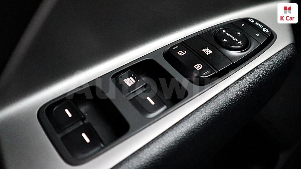 2018 KIA NIRO LUXURY - 9