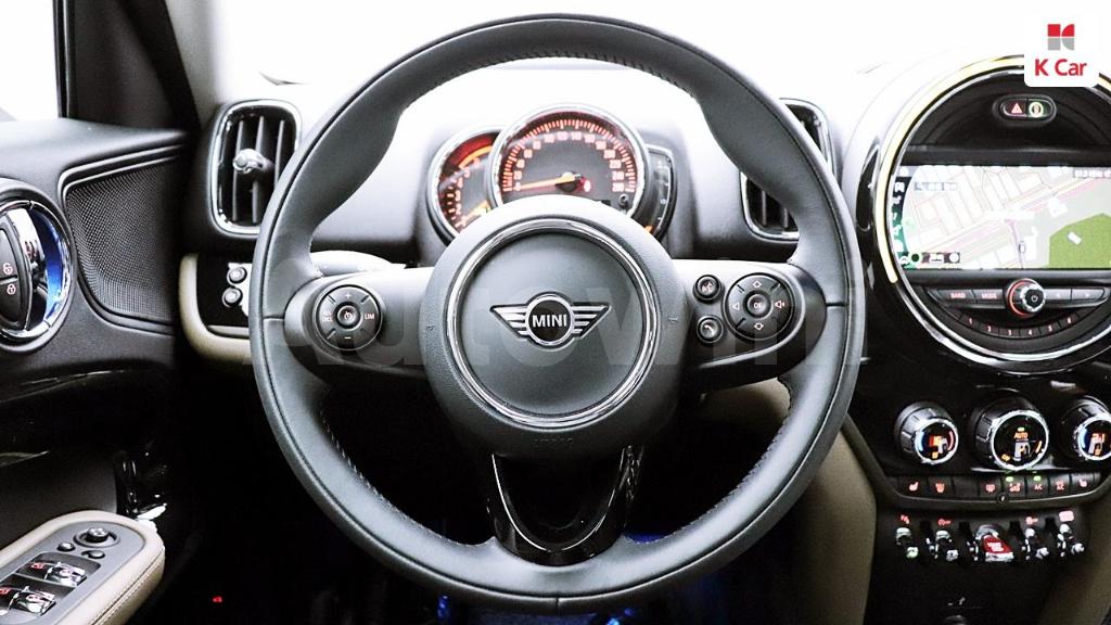 2019 MINI COOPER COUNTRYMAN D ALL4 HIGH - 17