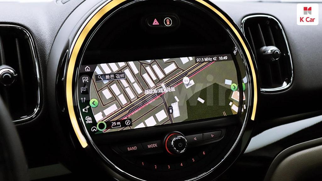 2019 MINI COOPER COUNTRYMAN D ALL4 HIGH - 21