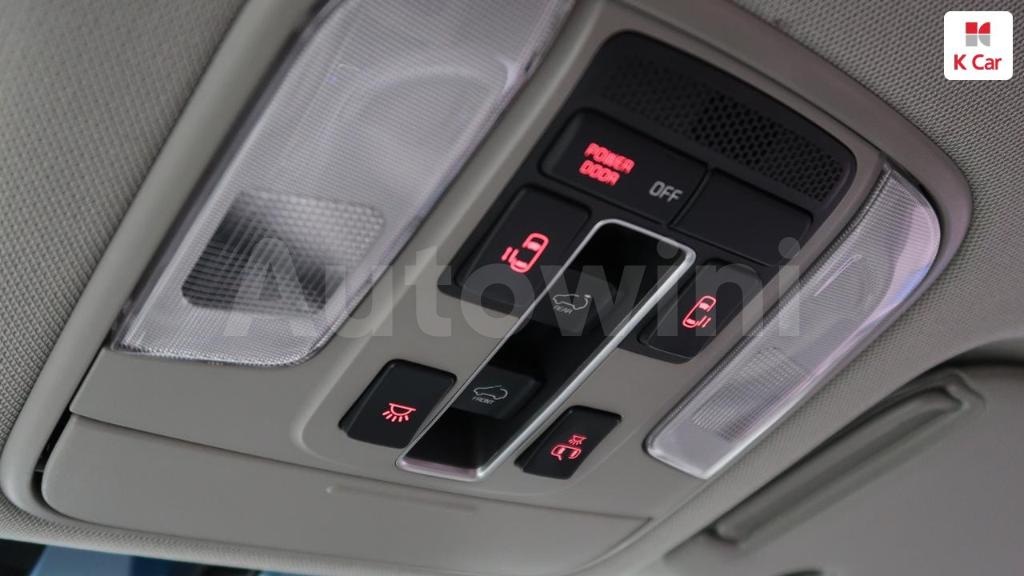 2015 KIA  CARNIVAL SEDONA 9 SEATS PRESTIGE - 7