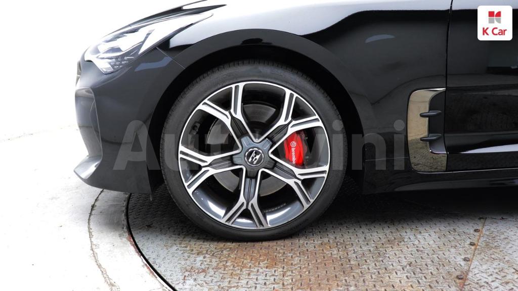 KNAE751CDLS087061 2020 KIA STINGER 3.3 TURBO AWD-4