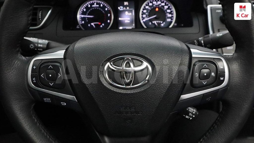 2017 TOYOTA  CAMRY 2.5 XLE - 8