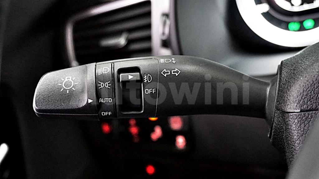 2018 KIA NIRO PRESTIGE - 15