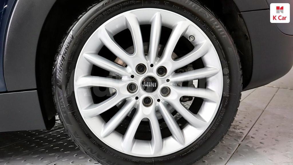 WMWLN5102K2H74929 2019 MINI COOPER CLUBMAN HIGH-5