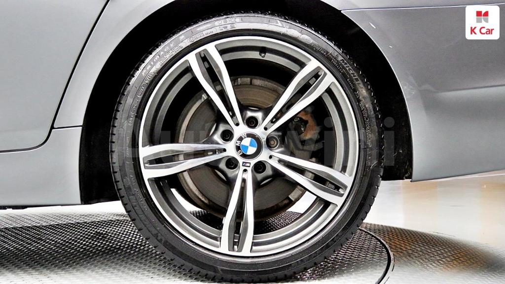 2013 BMW 5 SERIES F10  520D - 6
