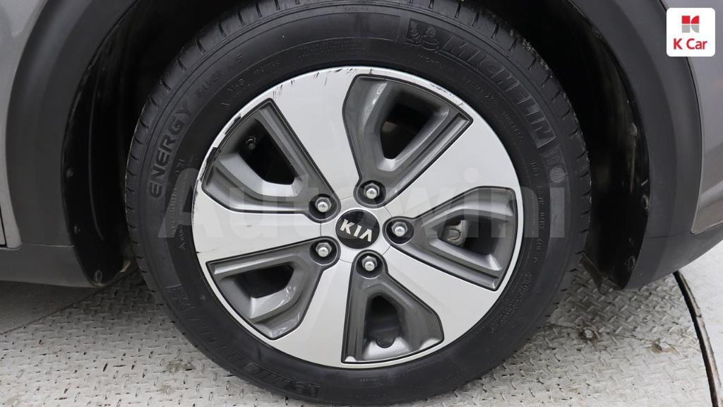 2017 KIA NIRO PRESTIGE - 7