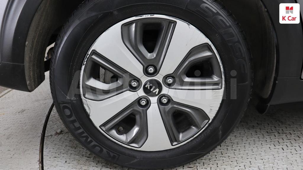 2017 KIA NIRO PRESTIGE - 8