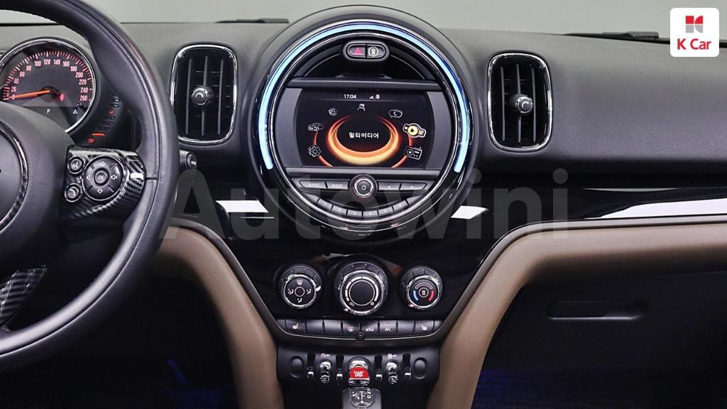 2017 MINI COOPER COUNTRYMAN D ALL4 - 19