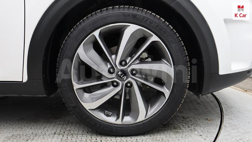 2018 KIA NIRO PRESTIGE - 7