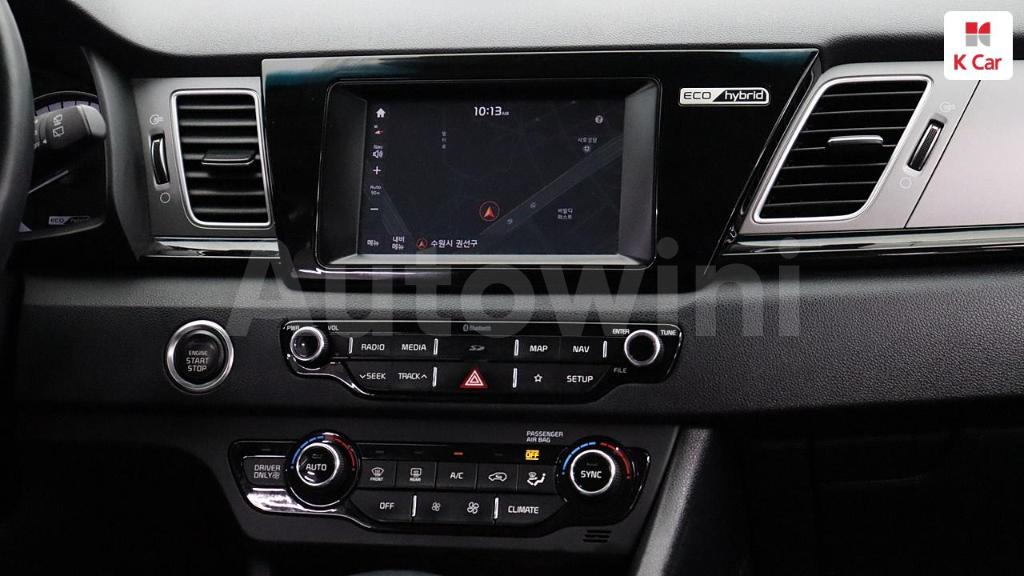 2018 KIA NIRO PRESTIGE - 24