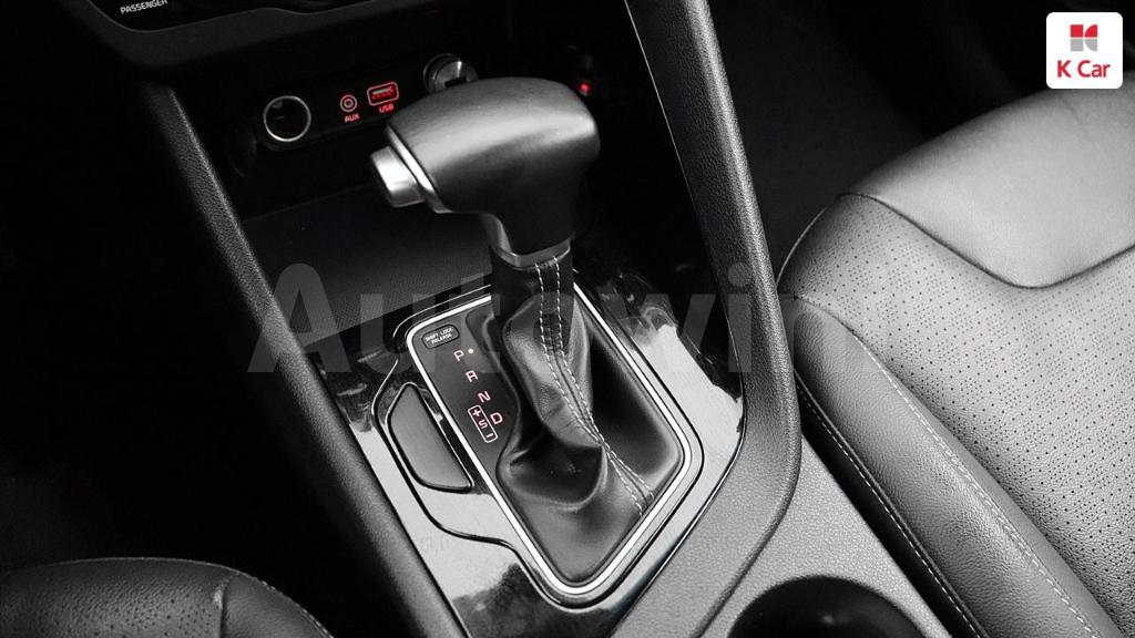 2018 KIA NIRO PRESTIGE - 32