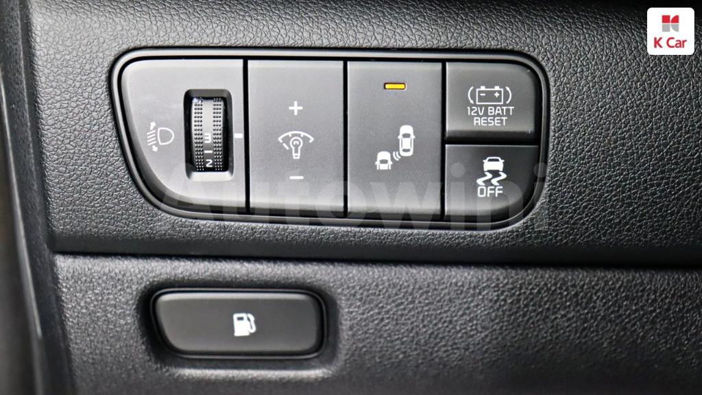 2018 KIA NIRO PRESTIGE - 30