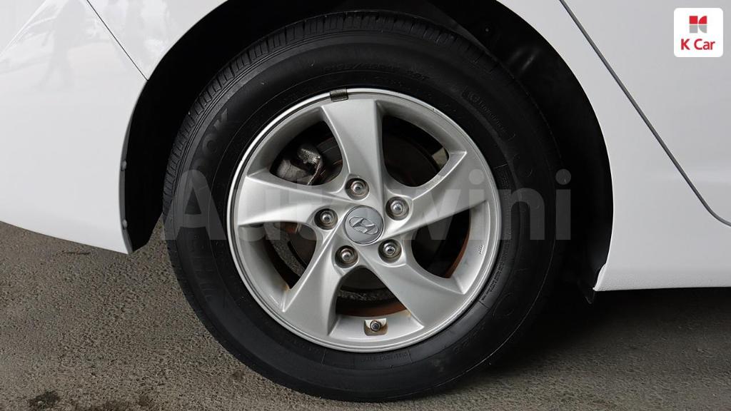 2015 HYUNDAI  AVANTE ELANTRA 1.6 GDI SMART - 8