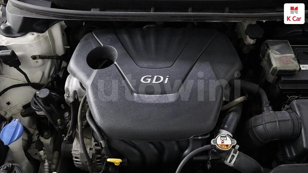 2015 HYUNDAI  AVANTE ELANTRA 1.6 GDI SMART - 9