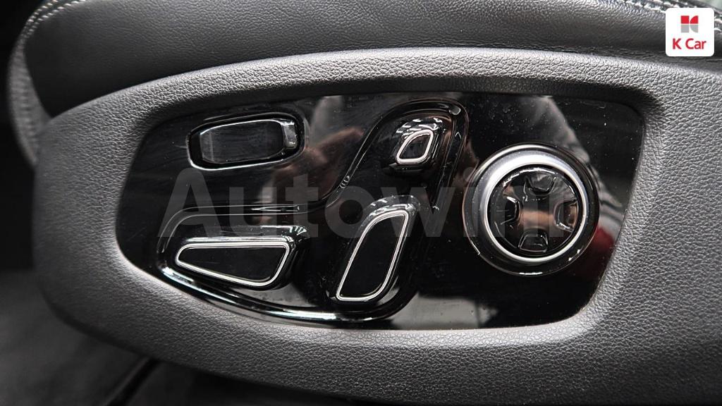 2017 GENESIS EQ900 3.8 GDI AWD - 33