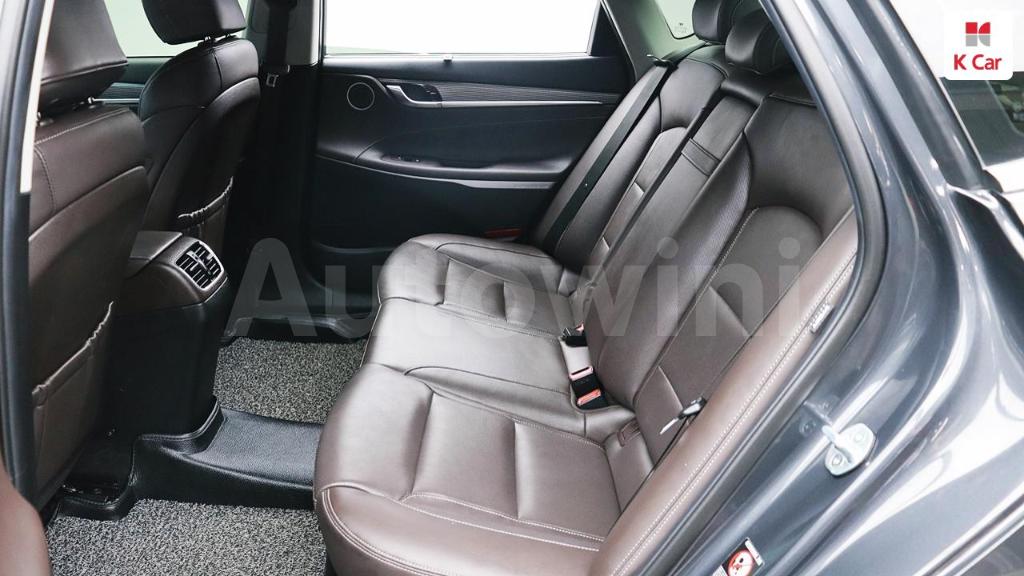 2018 HYUNDAI GRANDEUR IG AZERA 2.4 PREMIUM - 24