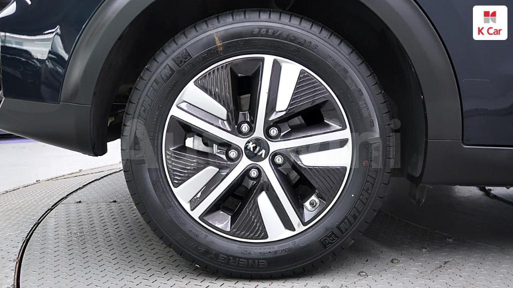 2020 KIA NIRO PRESTIGE - 8