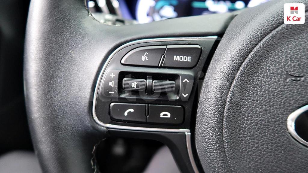 2020 KIA NIRO PRESTIGE - 17