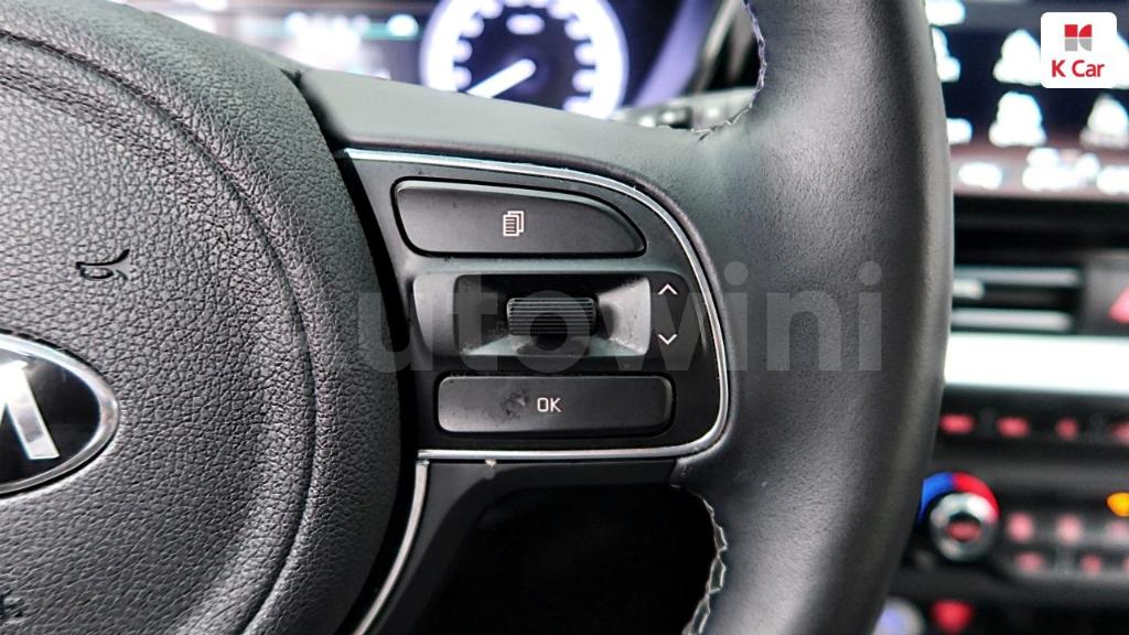 2020 KIA NIRO PRESTIGE - 18