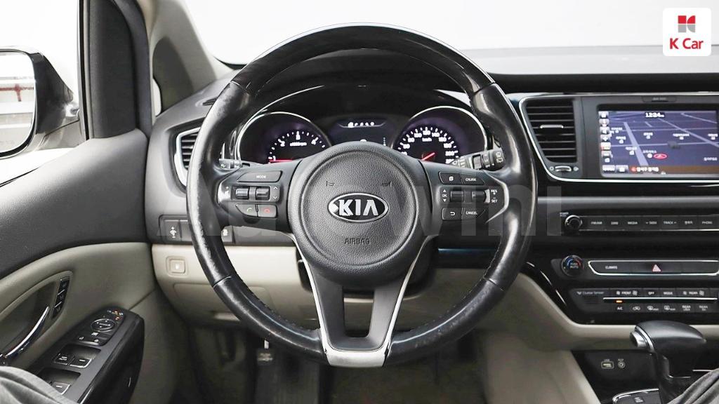 2017 KIA  CARNIVAL SEDONA 7 SEATS LIMOUSINE - 18