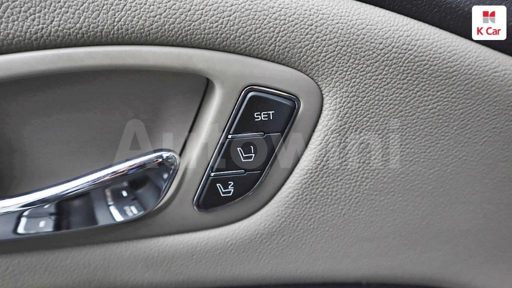 2017 KIA  CARNIVAL SEDONA 7 SEATS LIMOUSINE - 27