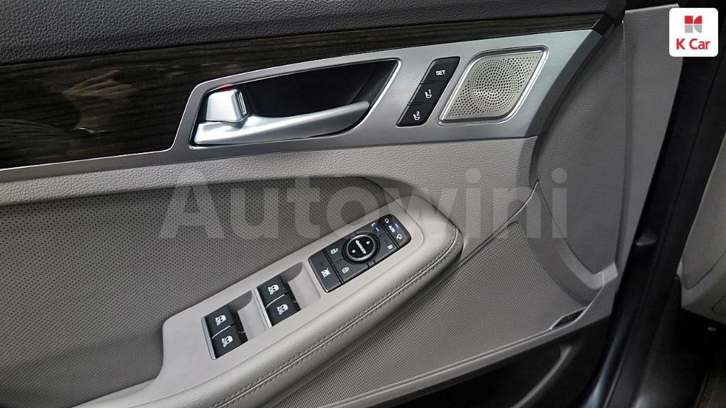 2017 GENESIS G80 3.3 GDI AWD - 13