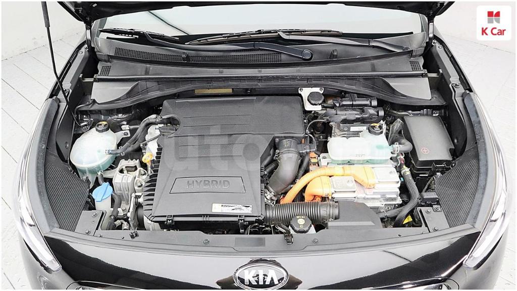 2018 KIA NIRO LUXURY - 9