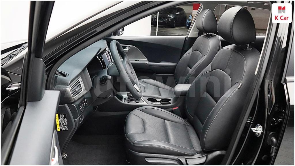 2018 KIA NIRO LUXURY - 12