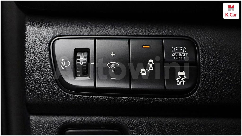 2018 KIA NIRO LUXURY - 19
