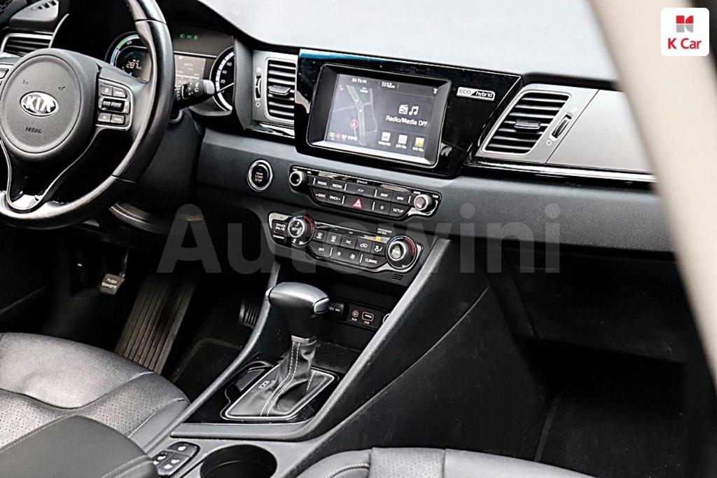 2018 KIA NIRO PRESTIGE - 17