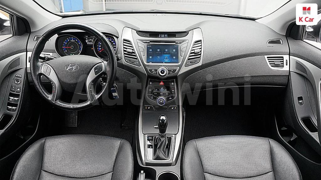 2015 HYUNDAI  AVANTE ELANTRA 1.6 GDI SMART - 31