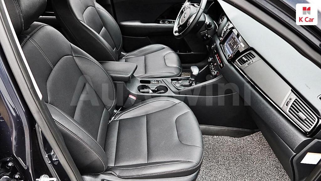 2018 KIA NIRO PRESTIGE - 11