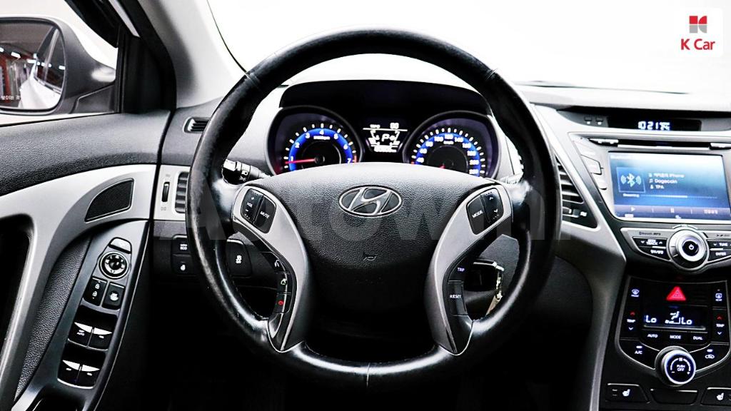 2015 HYUNDAI  AVANTE ELANTRA 1.6 GDI SMART - 25