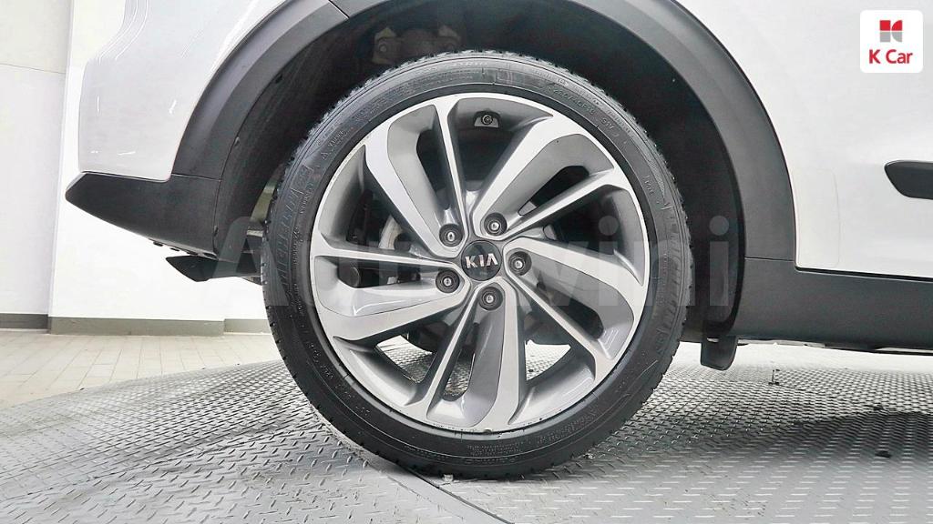 2017 KIA NIRO NOBLESSE - 8