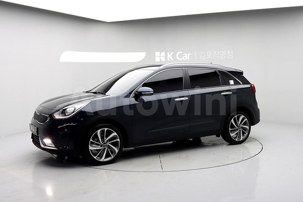 KNACB81CGJA151081 2018 KIA NIRO PRESTIGE-2
