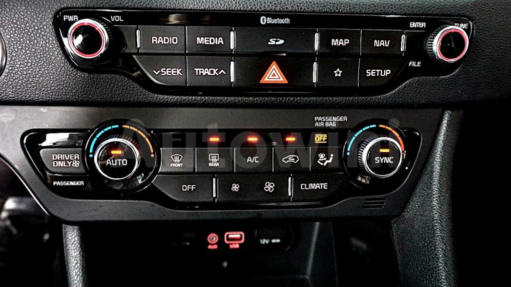 2018 KIA NIRO PRESTIGE - 20