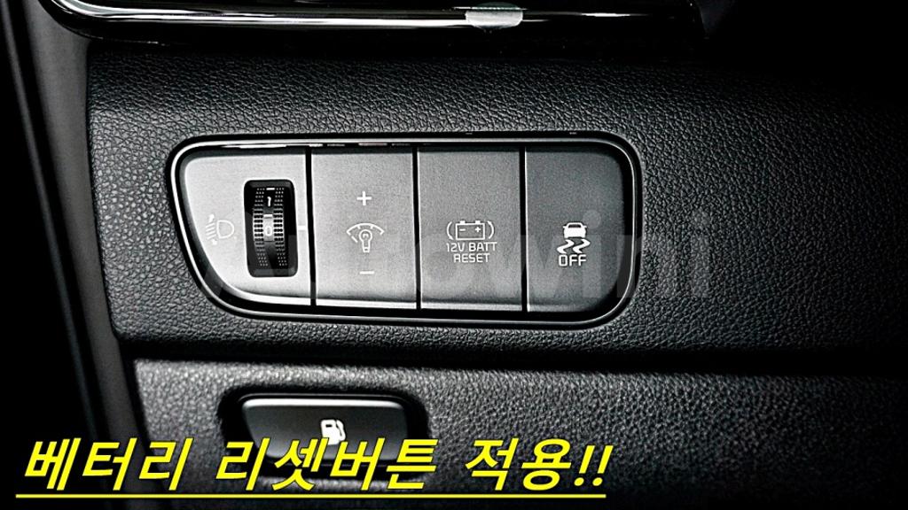 2018 KIA NIRO PRESTIGE - 24