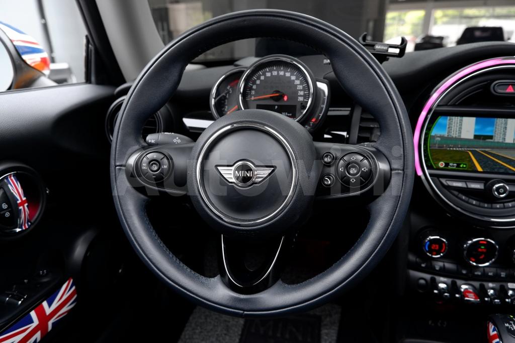 2018 MINI COOPER D HIGH - 33