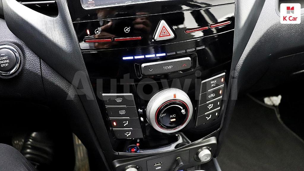 2019 SSANGYONG TIVOLI ARMOUR VX 2WD - 28