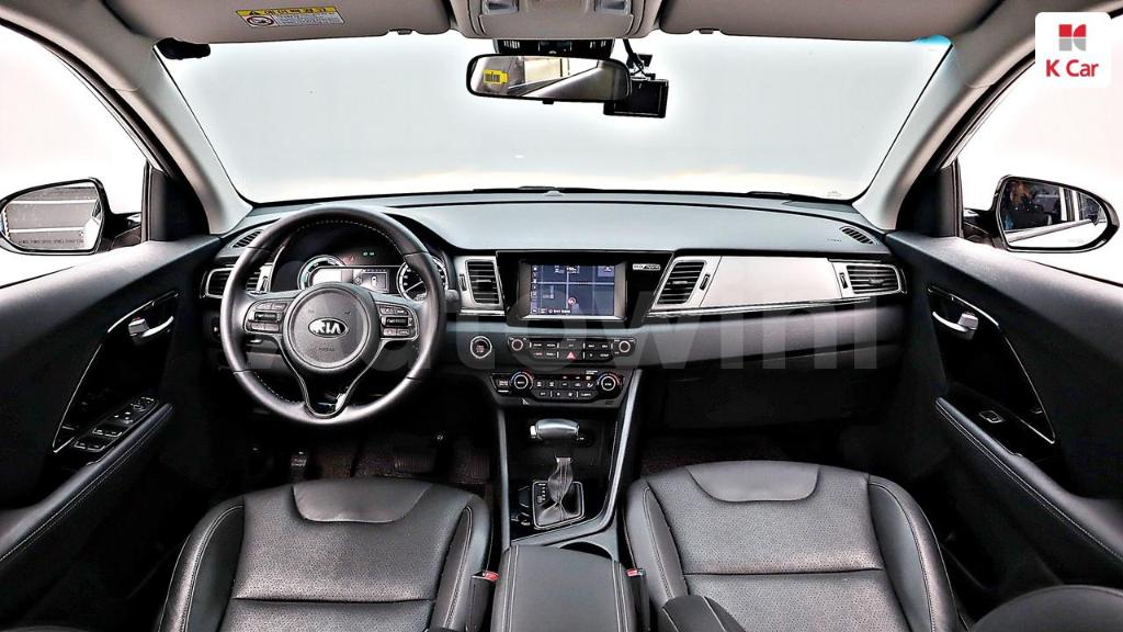 2018 KIA NIRO PRESTIGE - 11