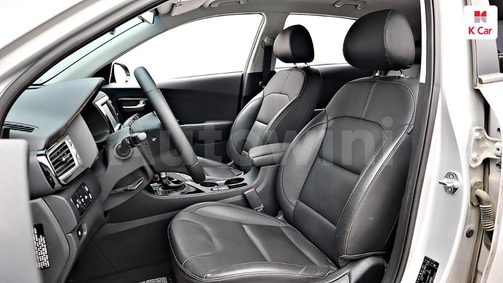 2018 KIA NIRO PRESTIGE - 12