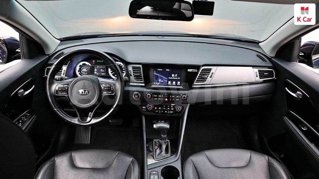 2018 KIA NIRO PRESTIGE - 11