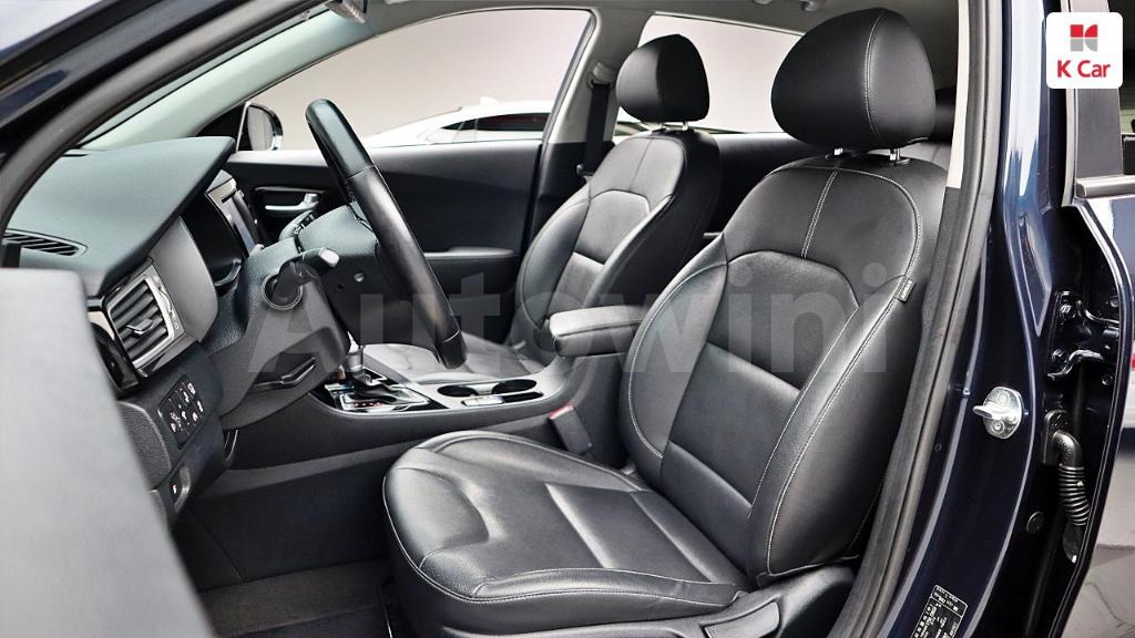 2018 KIA NIRO PRESTIGE - 12