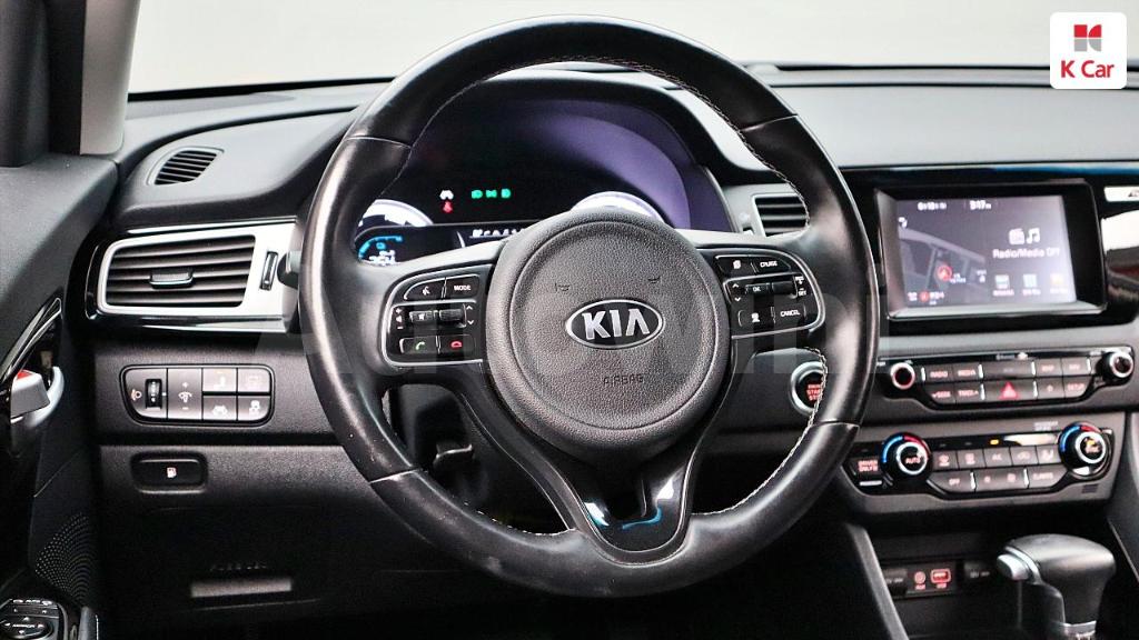 2018 KIA NIRO PRESTIGE - 19