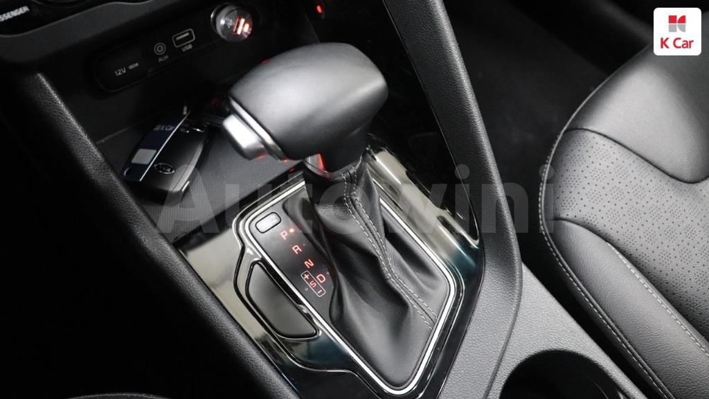 2018 KIA NIRO PRESTIGE - 17