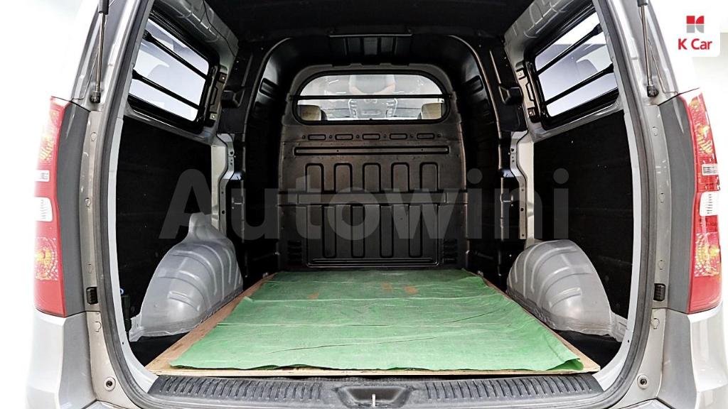2017 HYUNDAI GRAND STAREX H-1 5 SEATS VAN - 10