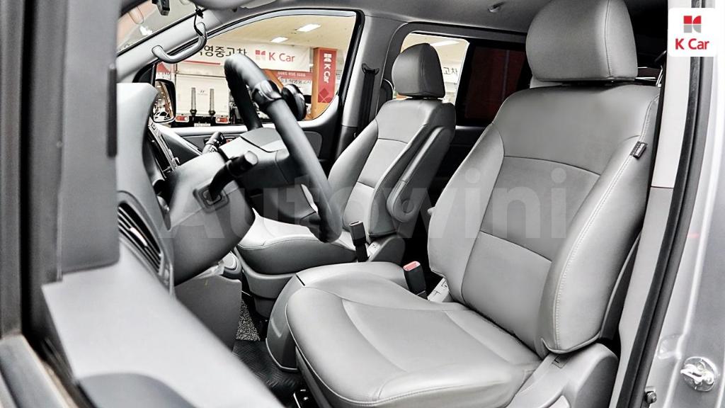 2017 HYUNDAI GRAND STAREX H-1 5 SEATS VAN - 12