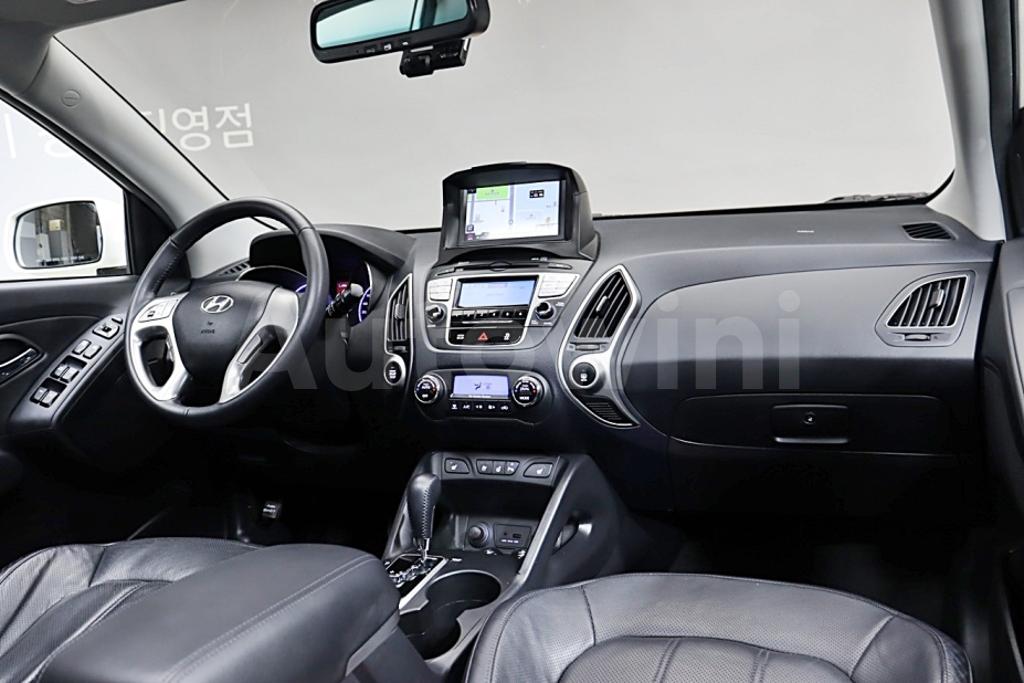 2011 HYUNDAI TUCSON IX DIESEL 2WD LX20 - 24