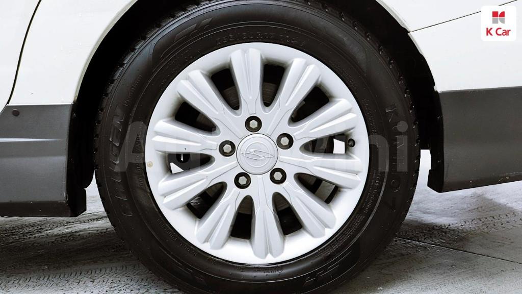 2014 SSANGYONG KORANDO TURISMO 2WD GT 11 SEATS - 6